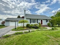 Building Photo - 51 Horseshoe Dr