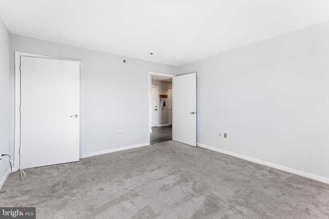 Building Photo - 2702 Lighthouse Point E