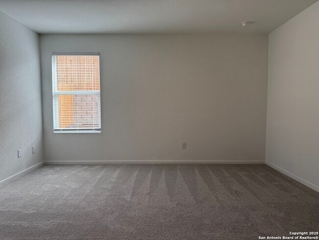 Building Photo - 267 Ottawa Way