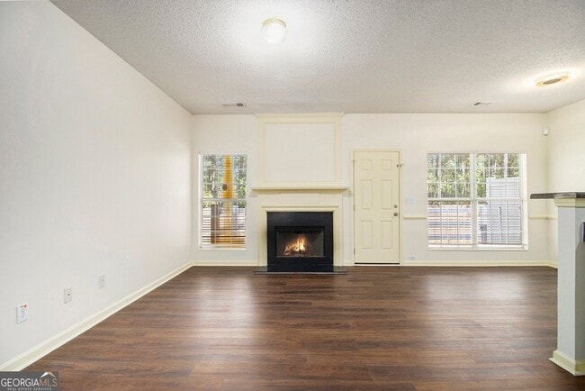Building Photo - 2781 Parkway Cove