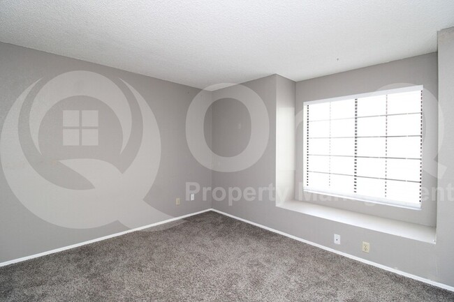 Building Photo - 548 S Wilson St