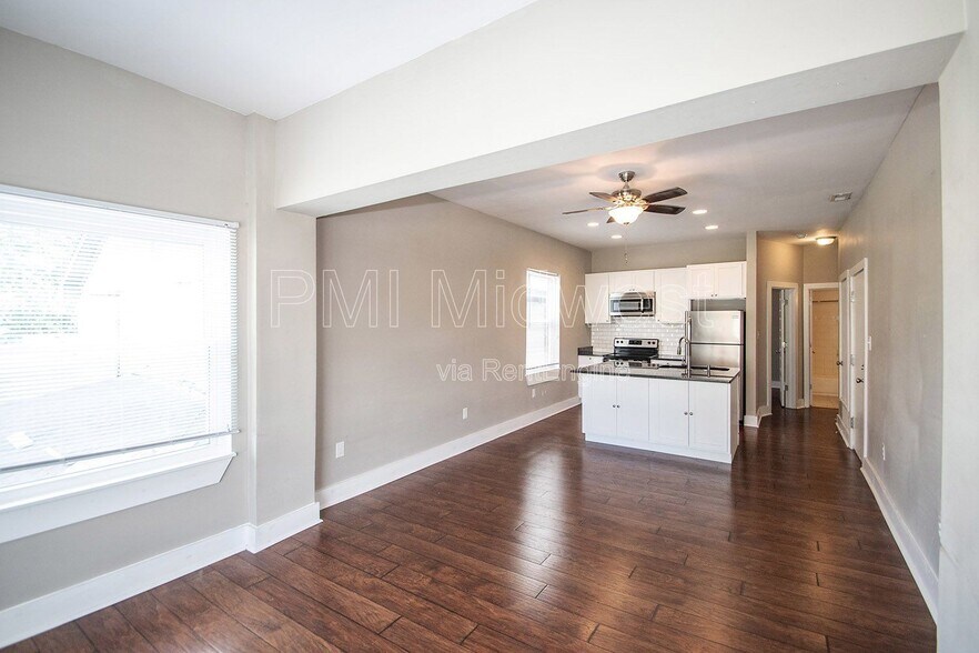 Building Photo - 2029 N College Ave