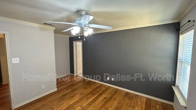 Building Photo - 4814 Spring Ave