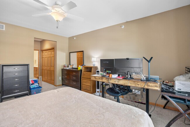 Building Photo - 2183 Norhardt Dr