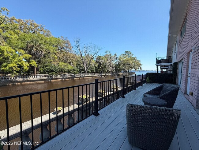 Building Photo - 2950 St Johns Ave