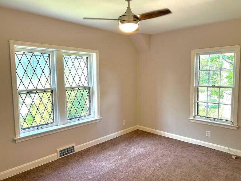 Building Photo - 3452 Lynnfield Rd