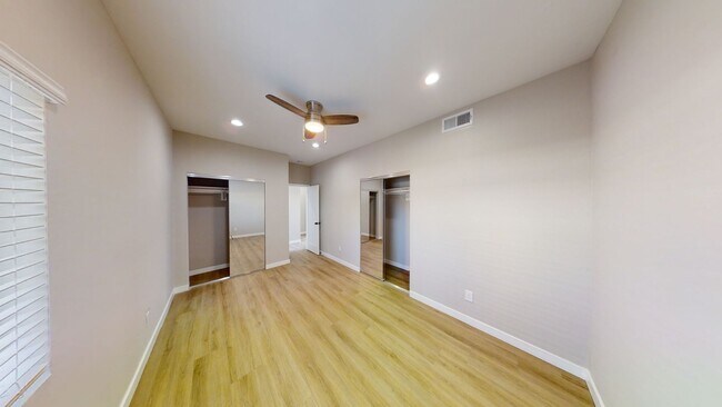Building Photo - 4BD/2BA, Quick Walk to Campus!