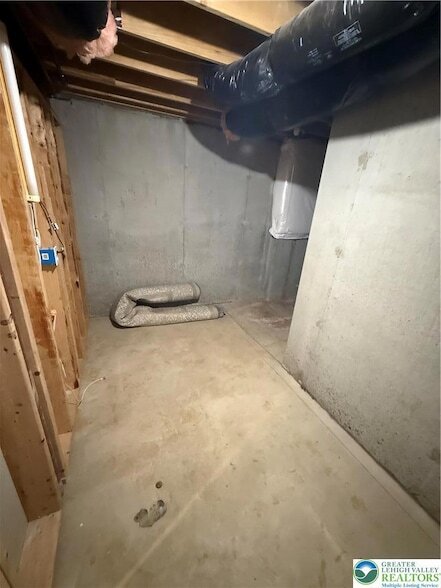 Building Photo - 4528 Bellflower Way