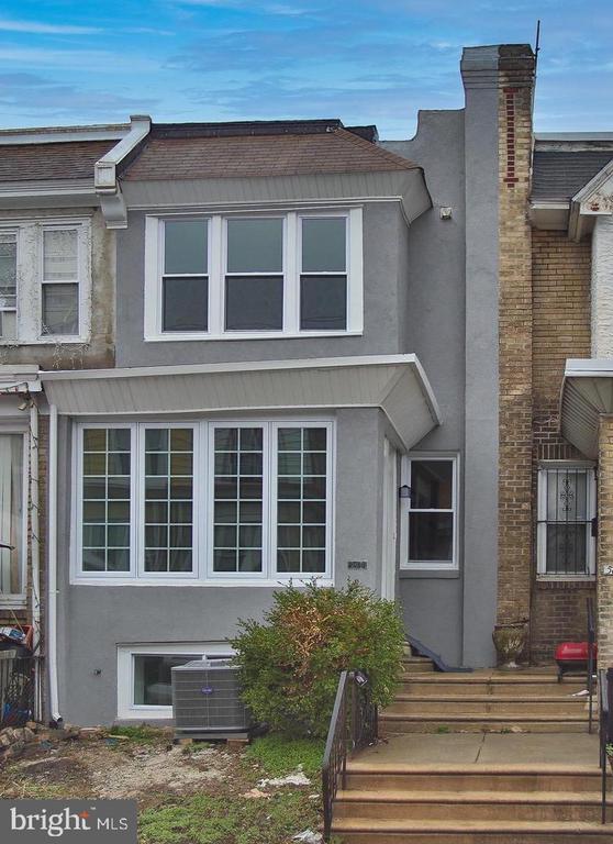 Building Photo - 5844 Fernwood St