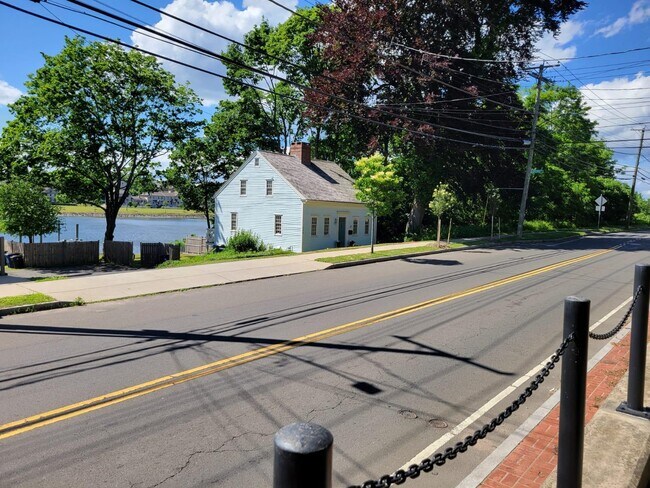 Building Photo - 489 Quinnipiac Ave