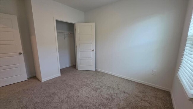 Building Photo - 4075 LIMEKLIN FALLS Loop