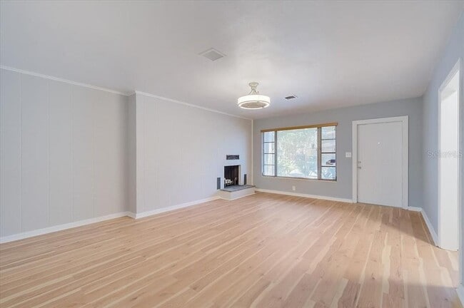 Building Photo - 1221 Cocoanut Ave