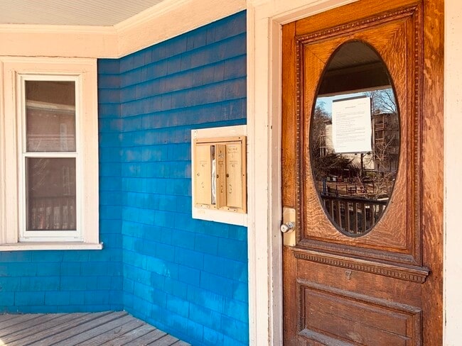 Building Photo - 7 Hesston Terrace