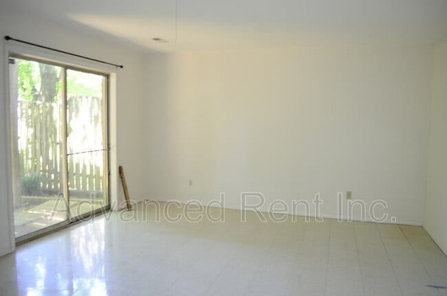 Building Photo - 14 Far Corners Loop