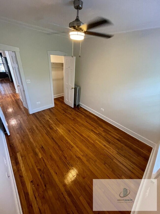 Building Photo - 845 W Agatite Ave