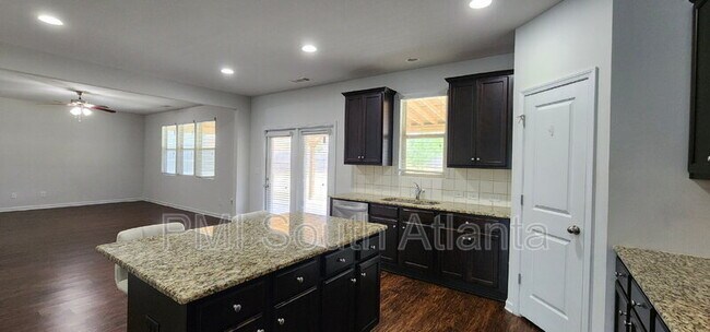 Building Photo - 633 Amrose Way