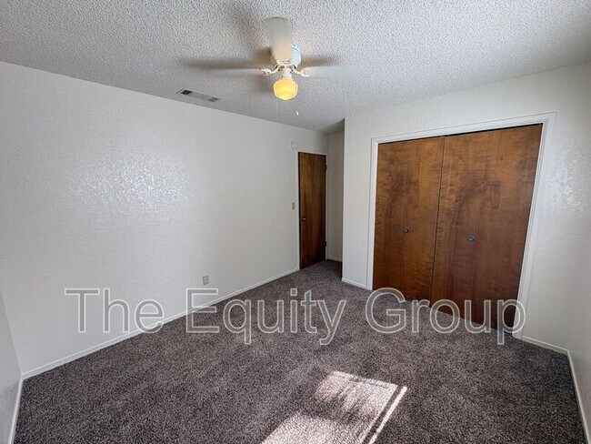 Building Photo - 947 W Seeger Ave
