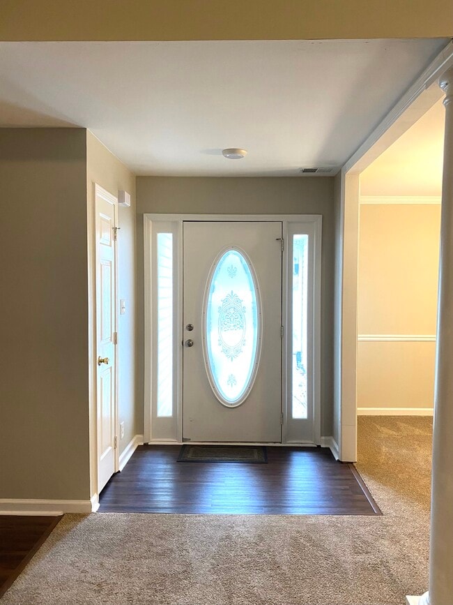 Building Photo - 1945 Grayson Oaks Ct