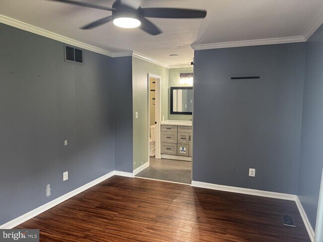 Building Photo - 813 Chesney Ln