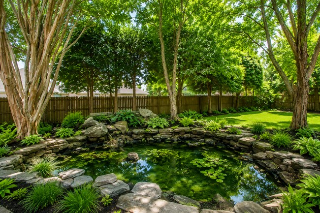 Building Photo - 5624 Annandale Dr
