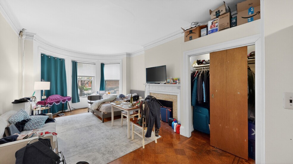 Building Photo - 1069 Beacon St