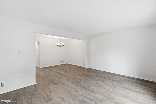 Building Photo - 975 S Taylor St