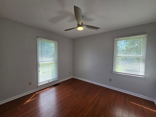 Building Photo - Mt. Hermon - Adorable 3Bed, 2Bath Ranch