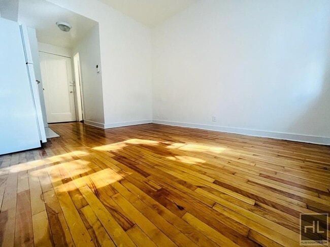 Building Photo - 257 E 61st St