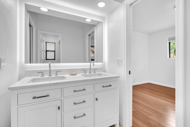 Building Photo - 3020 N 34th St