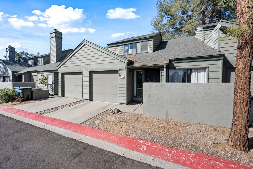 Building Photo - 14002 N 49th Ave