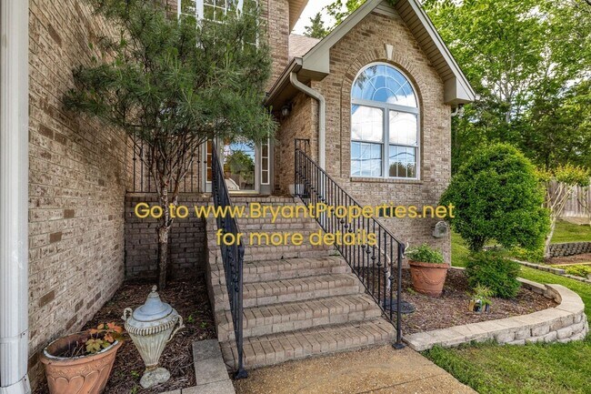 Building Photo - Madison/Rivergate Area - 3 Bedroom, 2.5 Baths