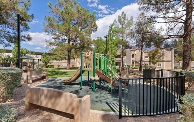 Building Photo - 5042 S Rainbow Blvd