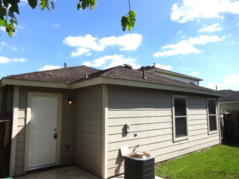 Building Photo - 9514 Narnia Springs Ct