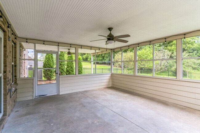 Building Photo - Amazing Home In Creekside Station