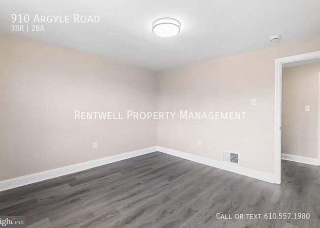 Building Photo - 910 Argyle Rd