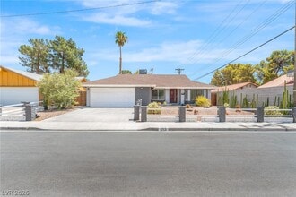 Building Photo - 1713 Barnard Dr