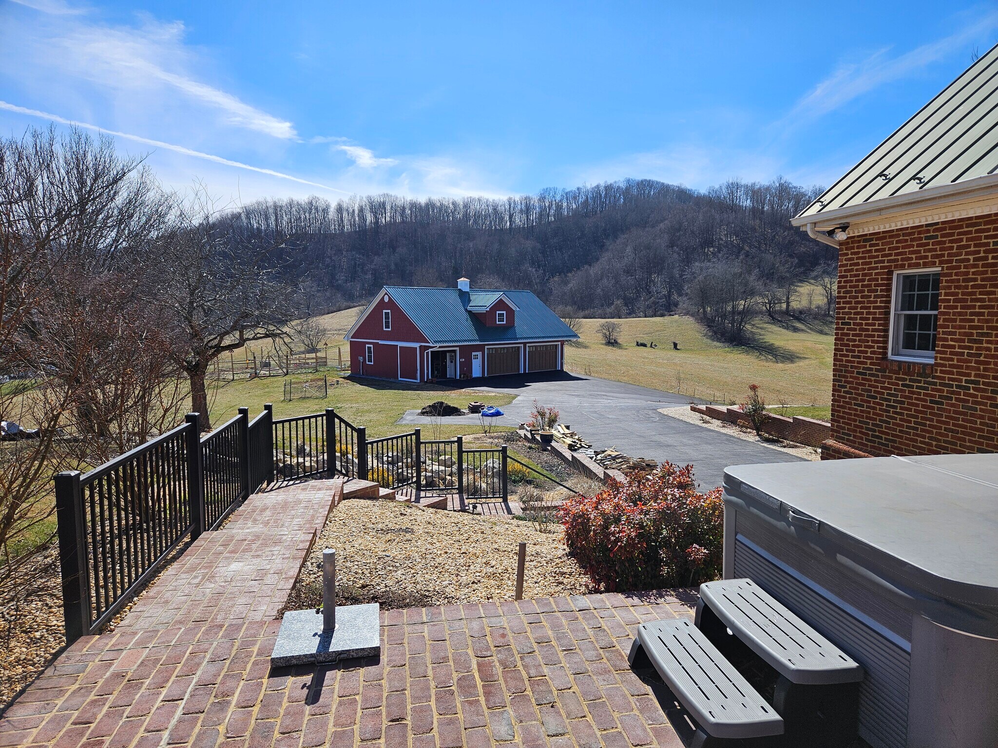Front Elevation - 1008 Johnston Rd