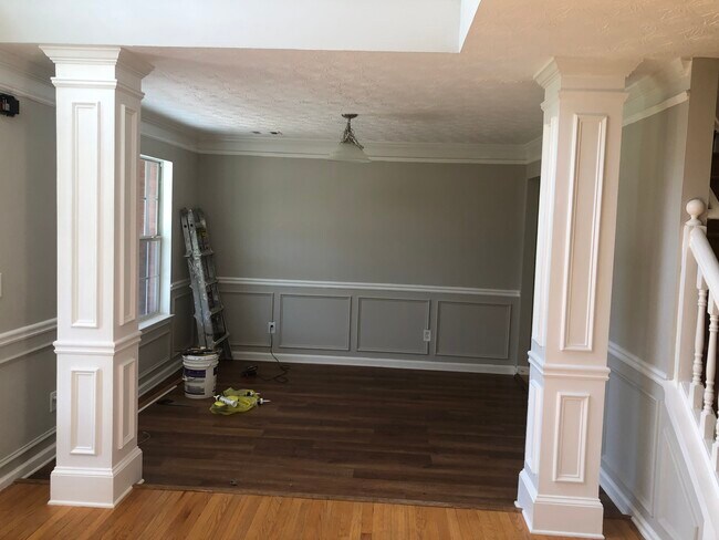 Dining Room - 1414 Schley Plz