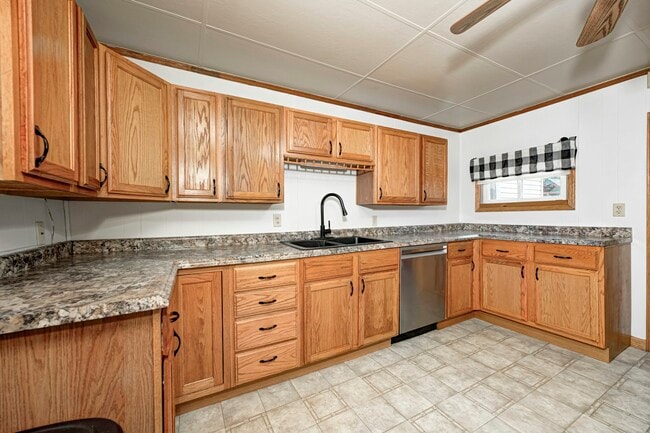 Building Photo - 3734 Forest Terrace