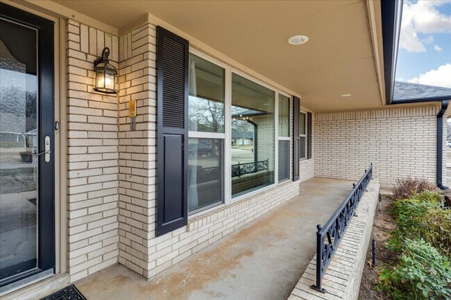 Building Photo - 7522 NW Stonegate- COMING SOON!