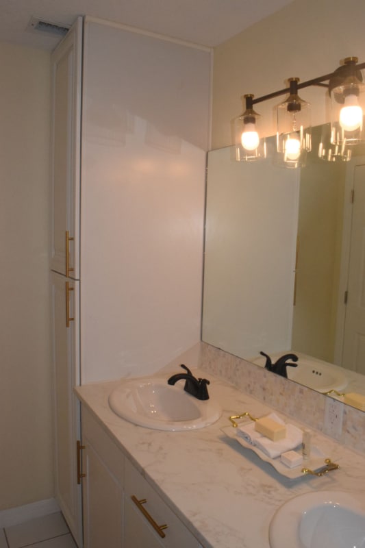 Building Photo - 1118 Apple Terrace