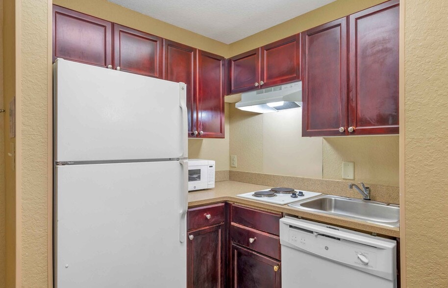 Building Photo - Furnished Studio-Houston - Med. Ctr. - Braeswood Blvd.