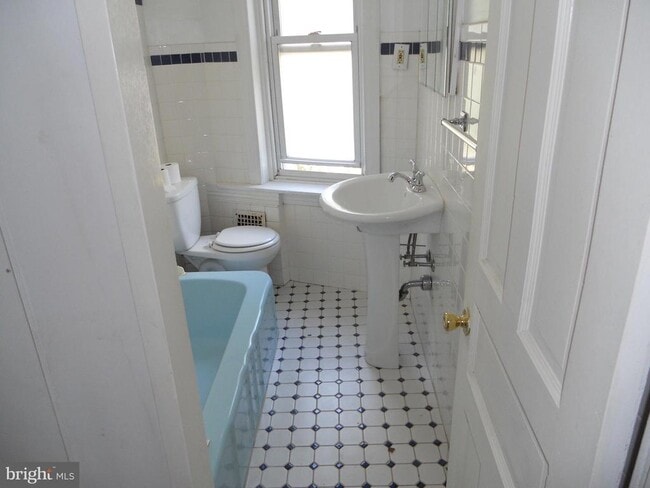 Building Photo - 3412 Crawford St