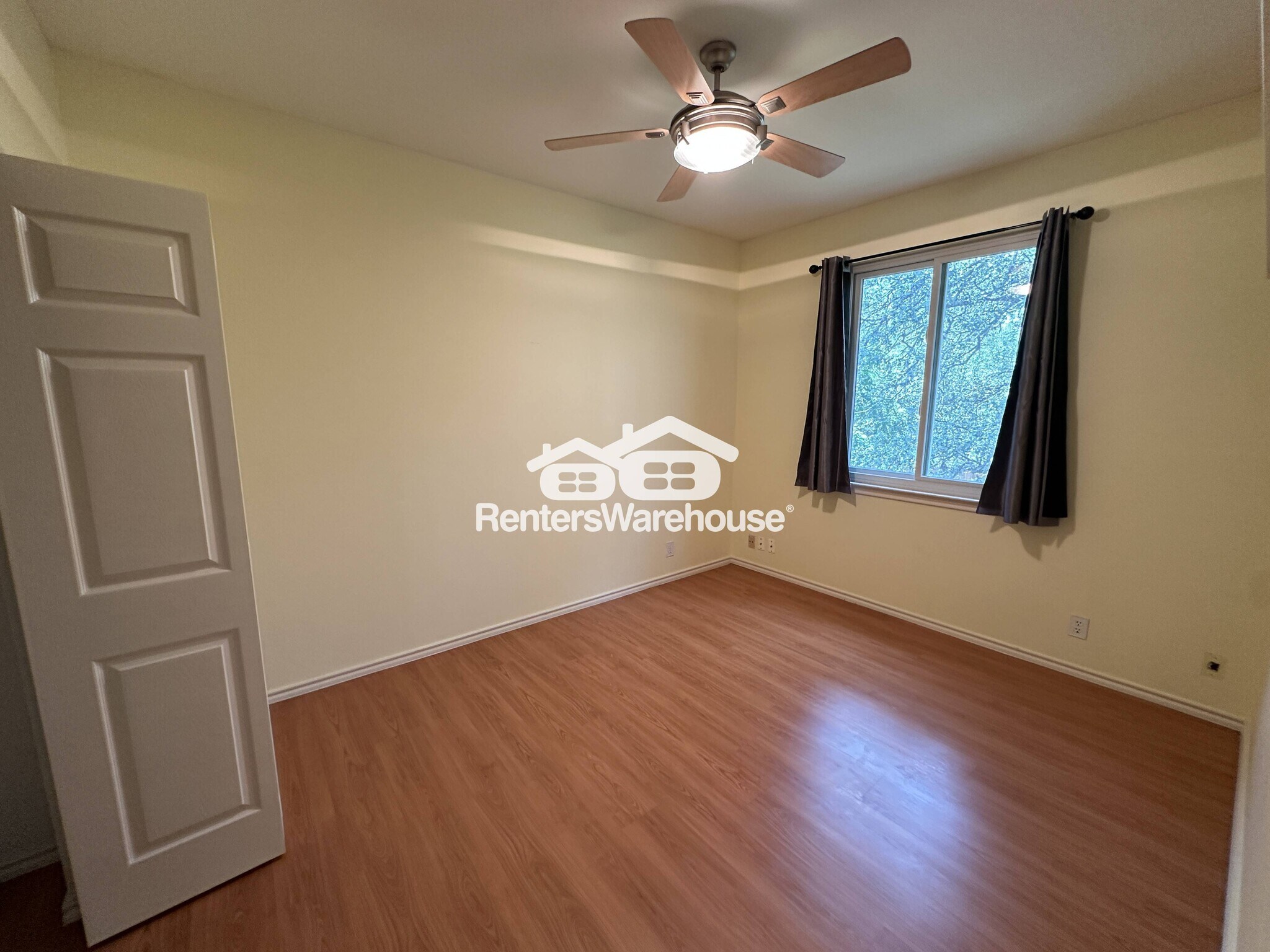 Building Photo - 1603 Azalea Dr