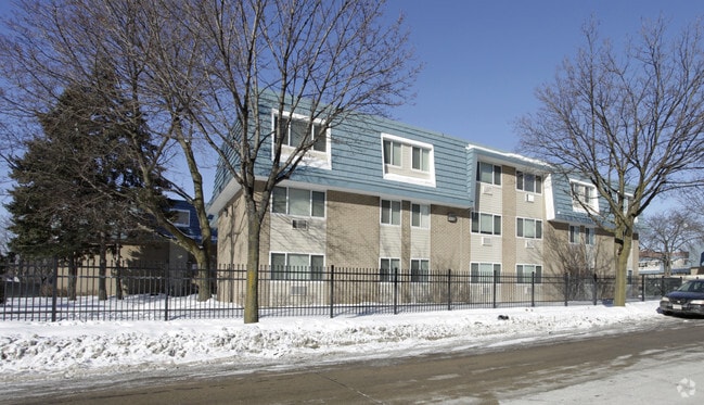 Building Photo - Windsor Court