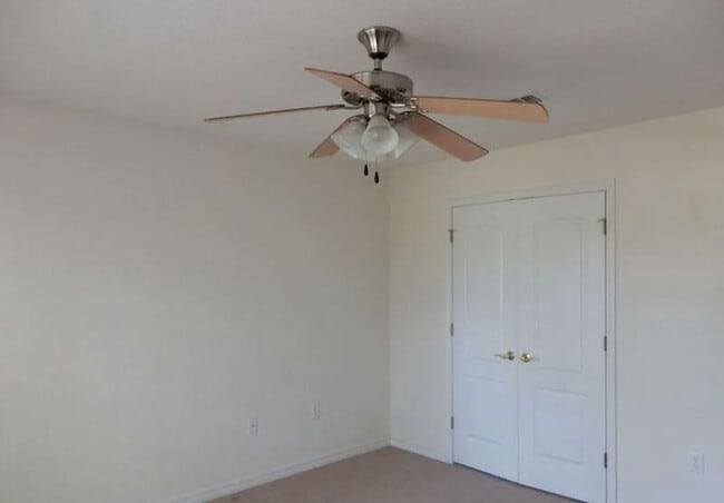 Building Photo - 604 E Shipwreck Rd