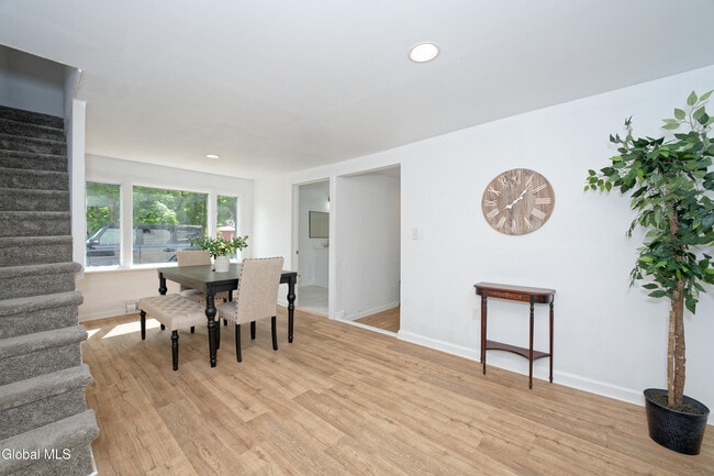 Building Photo - 714 NY-29