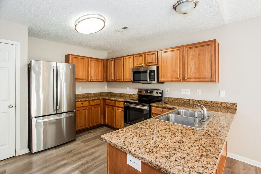 Building Photo - 234 Glencroft Dr