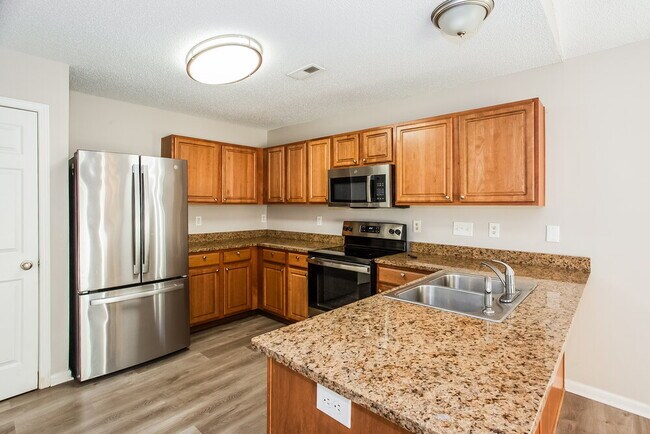 Building Photo - 234 Glencroft Dr