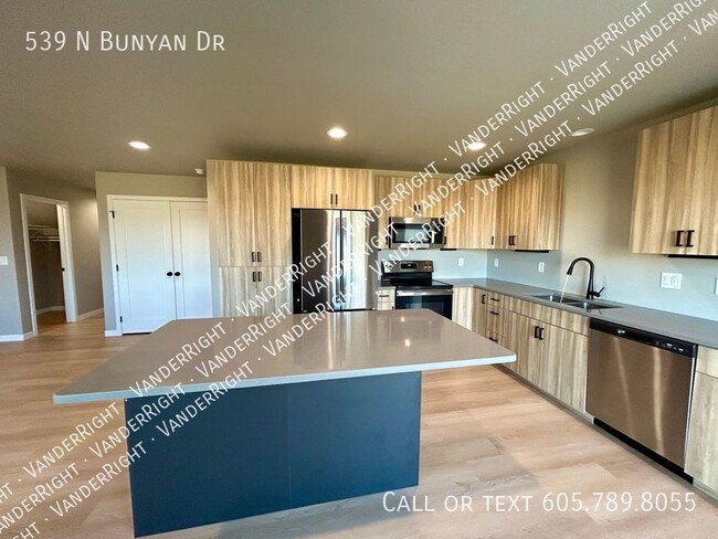 Building Photo - 539 BUNYAN Dr